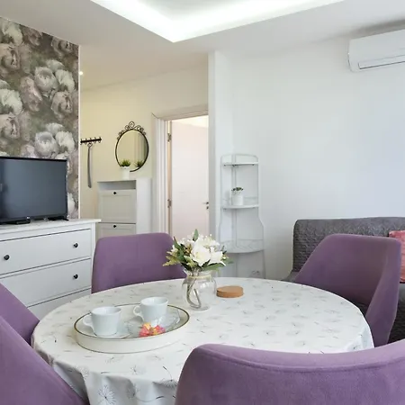 Lejlighed New Roses *